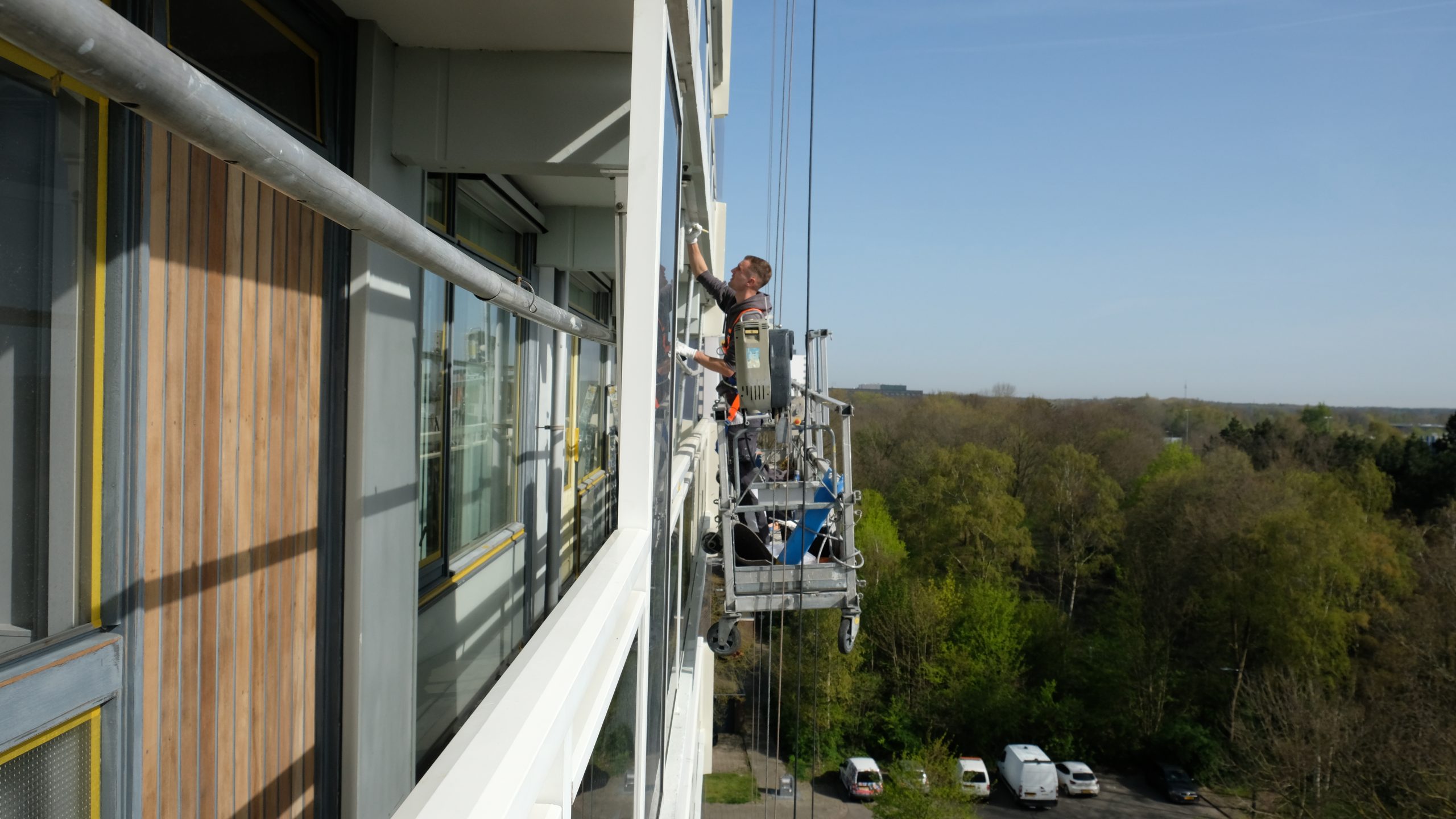Planmatig onderhoud met uitzicht over de stad Breda